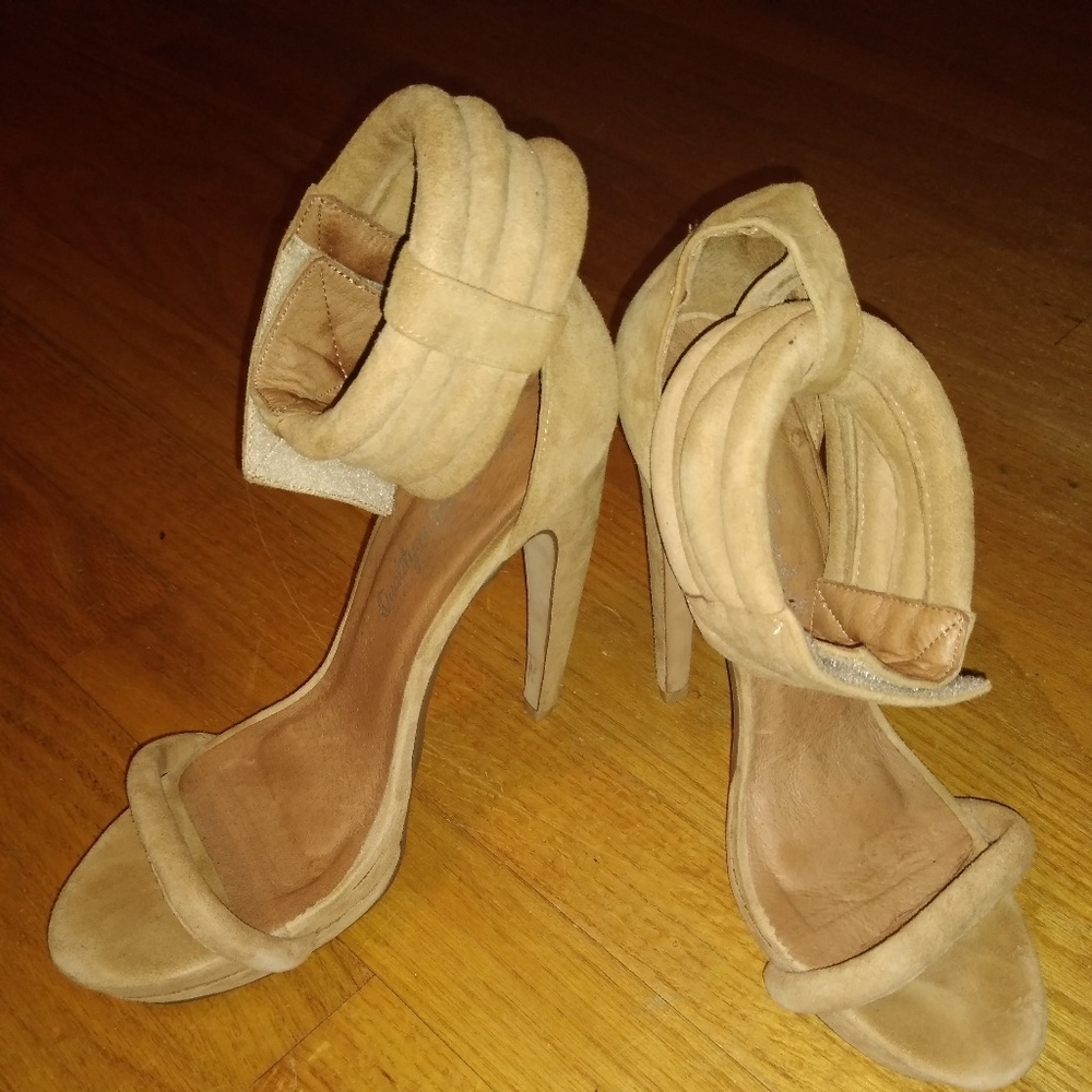 Jeffrey Campbell Latifa